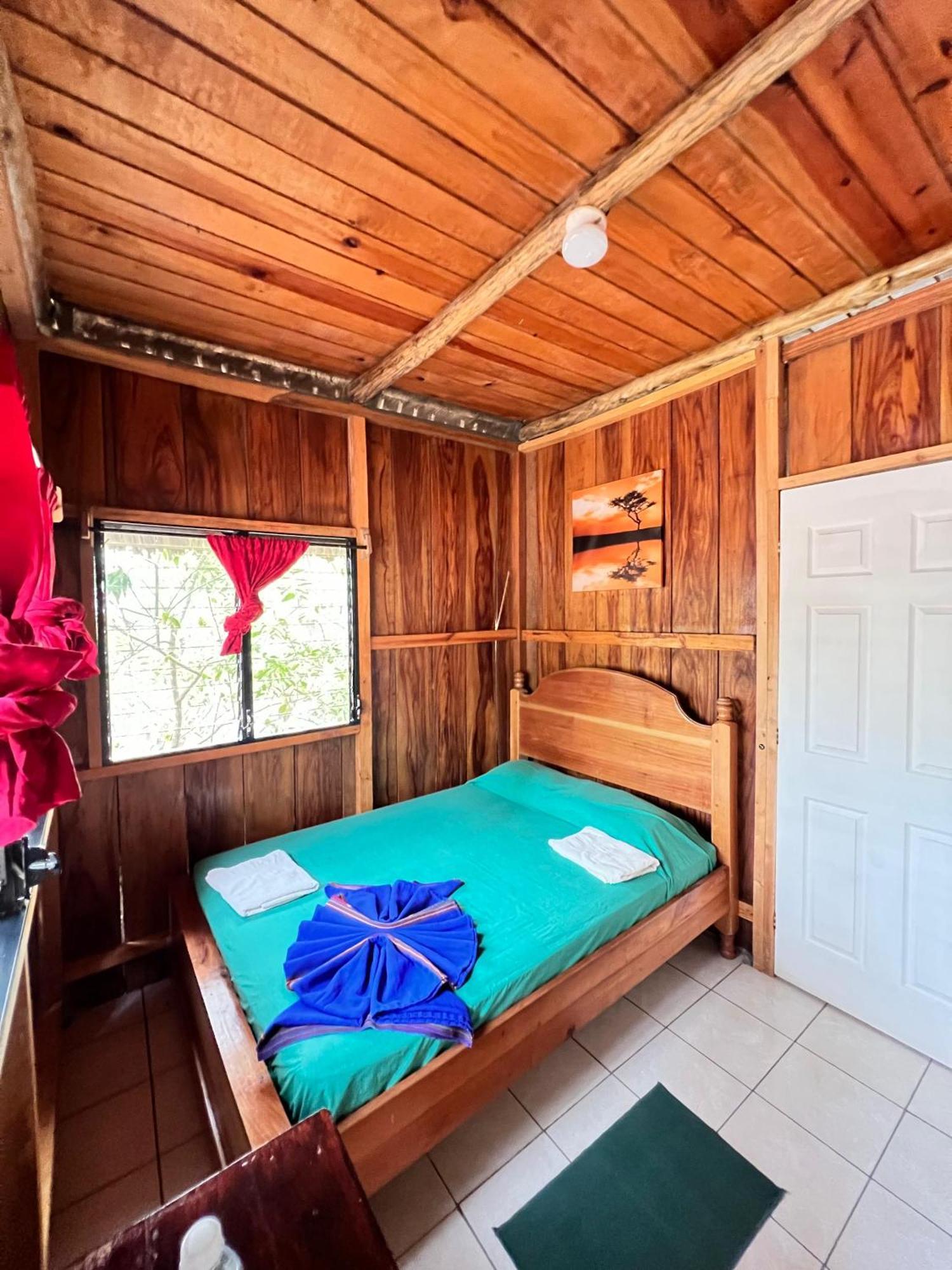 بيت شباب Oasis The Traveler Lanquín المظهر الخارجي الصورة