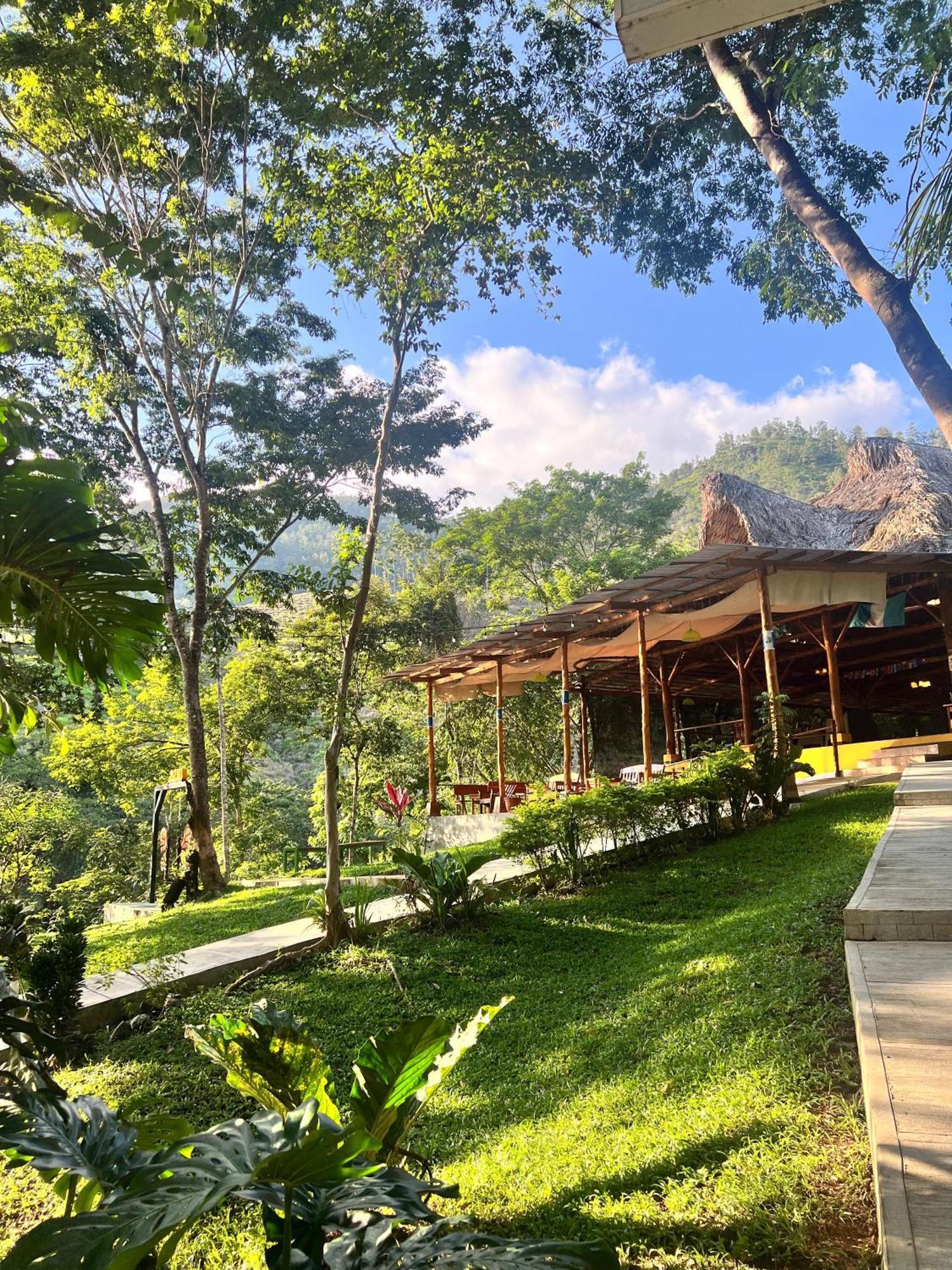 بيت شباب Oasis The Traveler Lanquín المظهر الخارجي الصورة
