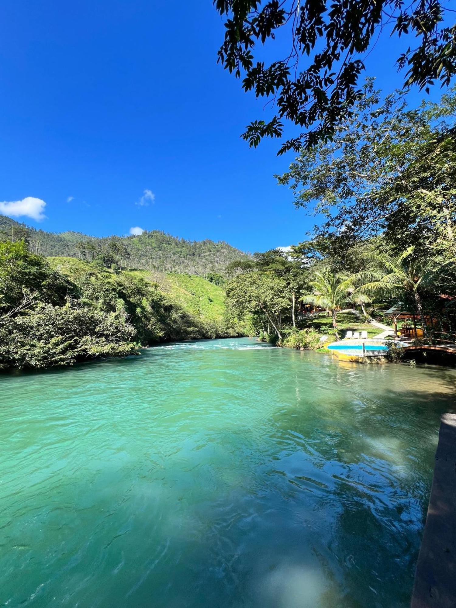 بيت شباب Oasis The Traveler Lanquín المظهر الخارجي الصورة