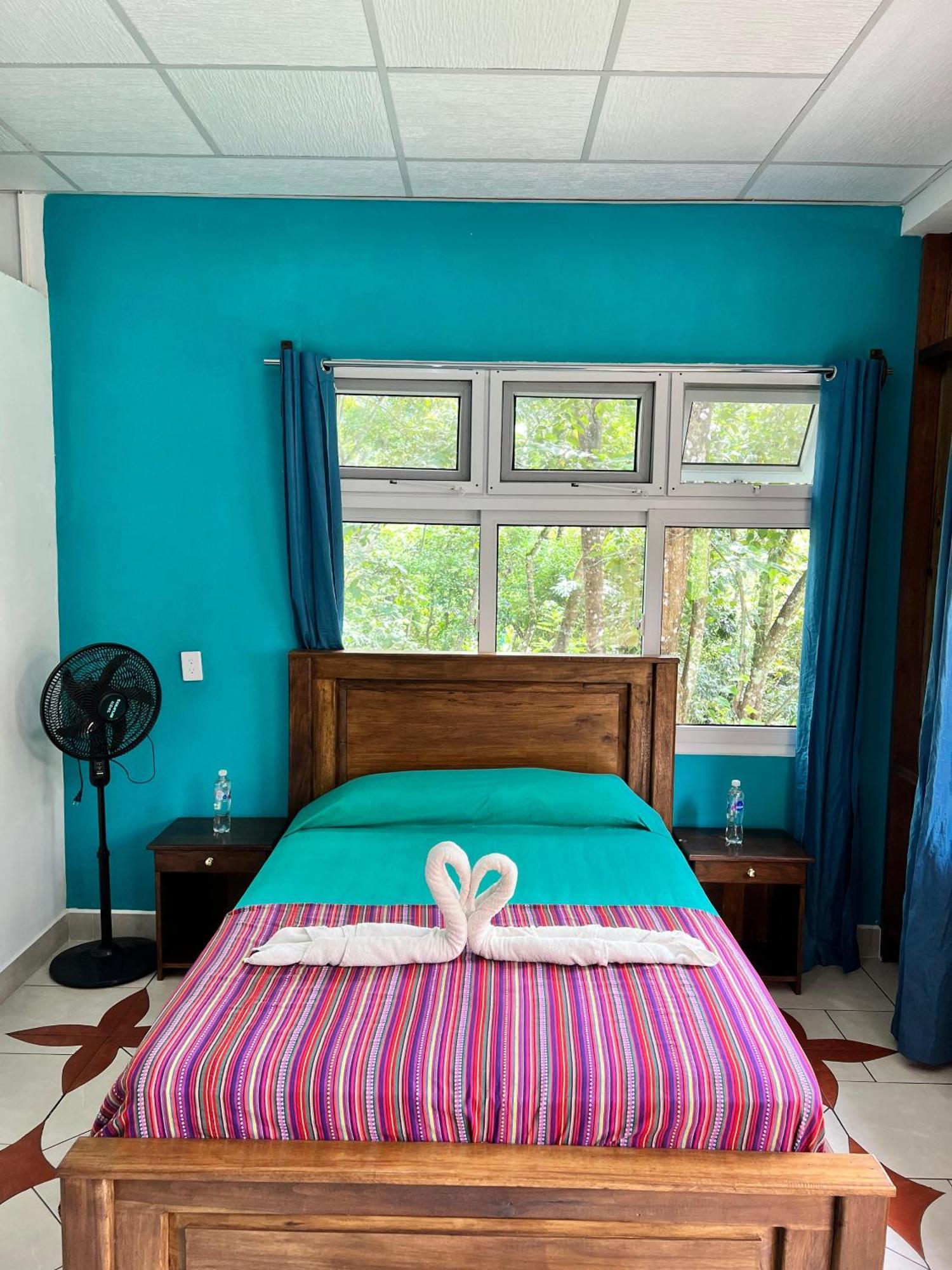 بيت شباب Oasis The Traveler Lanquín المظهر الخارجي الصورة
