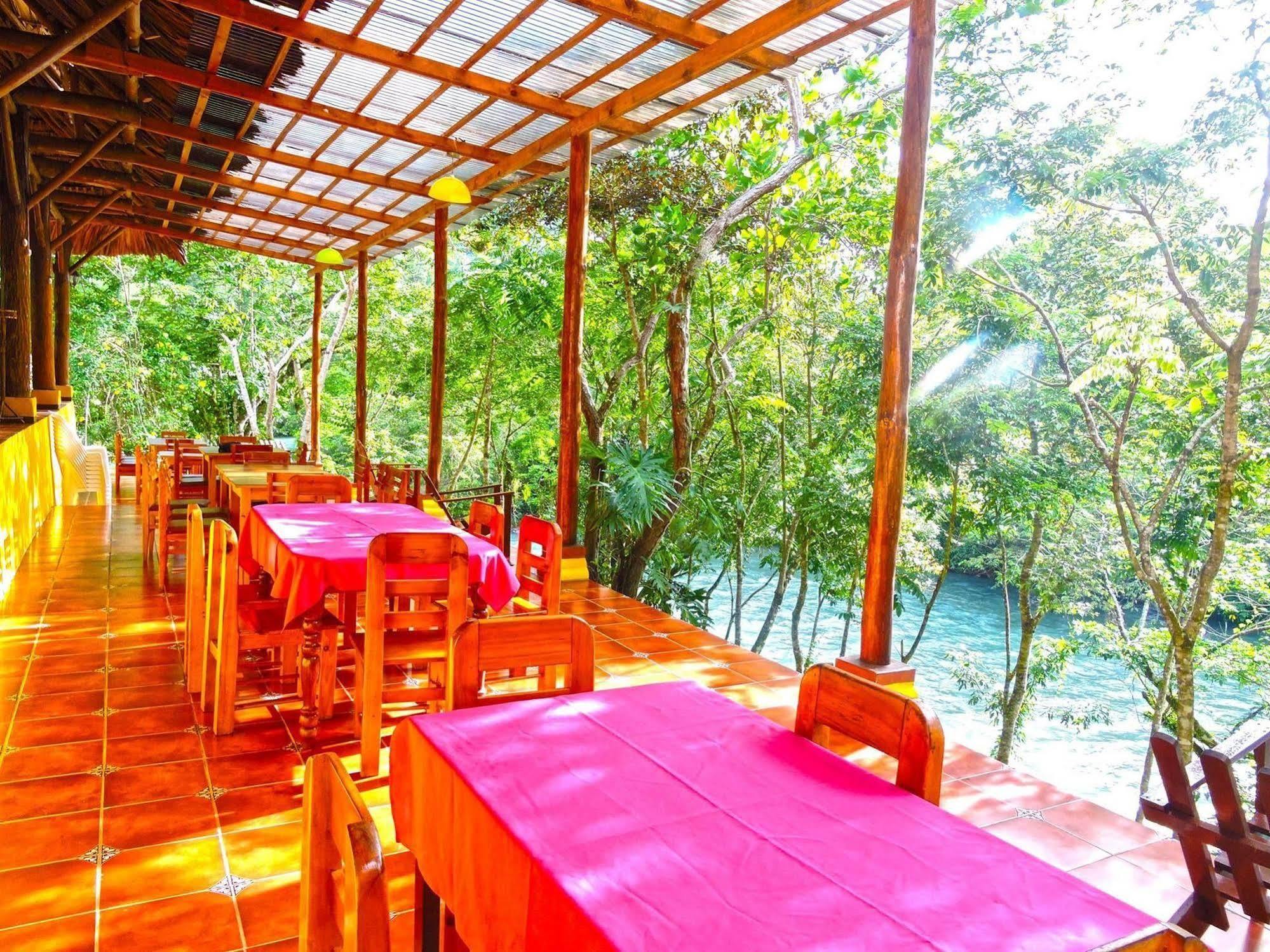 بيت شباب Oasis The Traveler Lanquín المظهر الخارجي الصورة